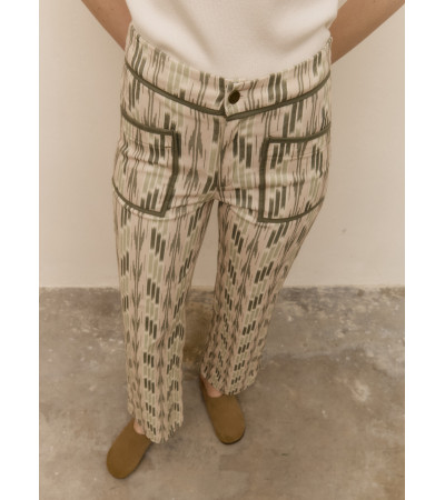 PANTALÓN ESTAMPADO BOLSILLOS