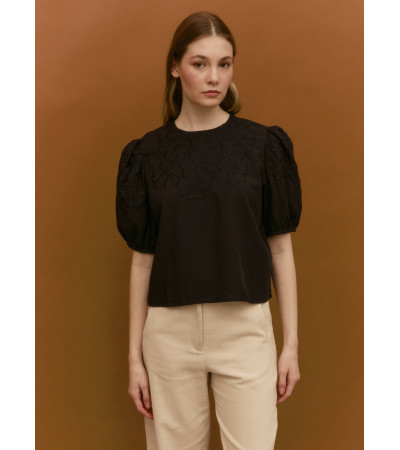 BLUSA MANGA CORTA FLORES BORDADAS
