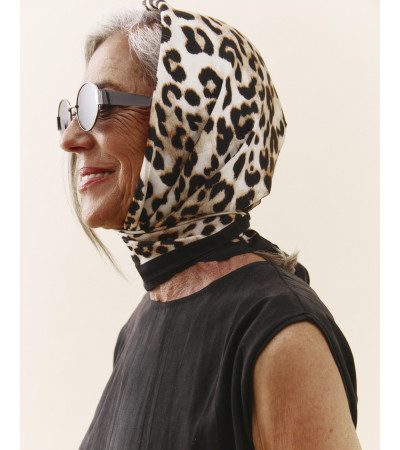 PAÑUELO ESTAMPADO LEOPARDO