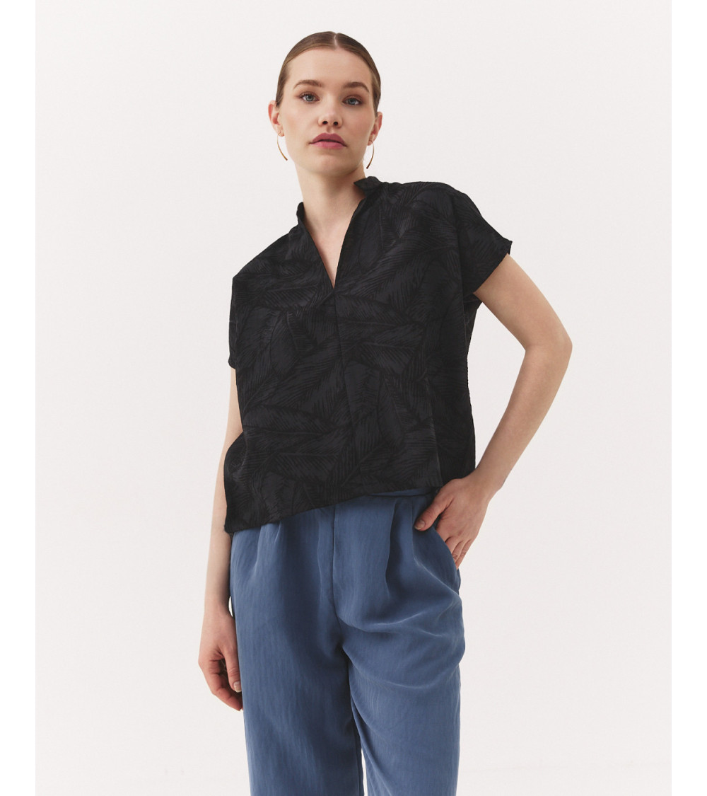 BLUSA PALMERAS RELIEVE