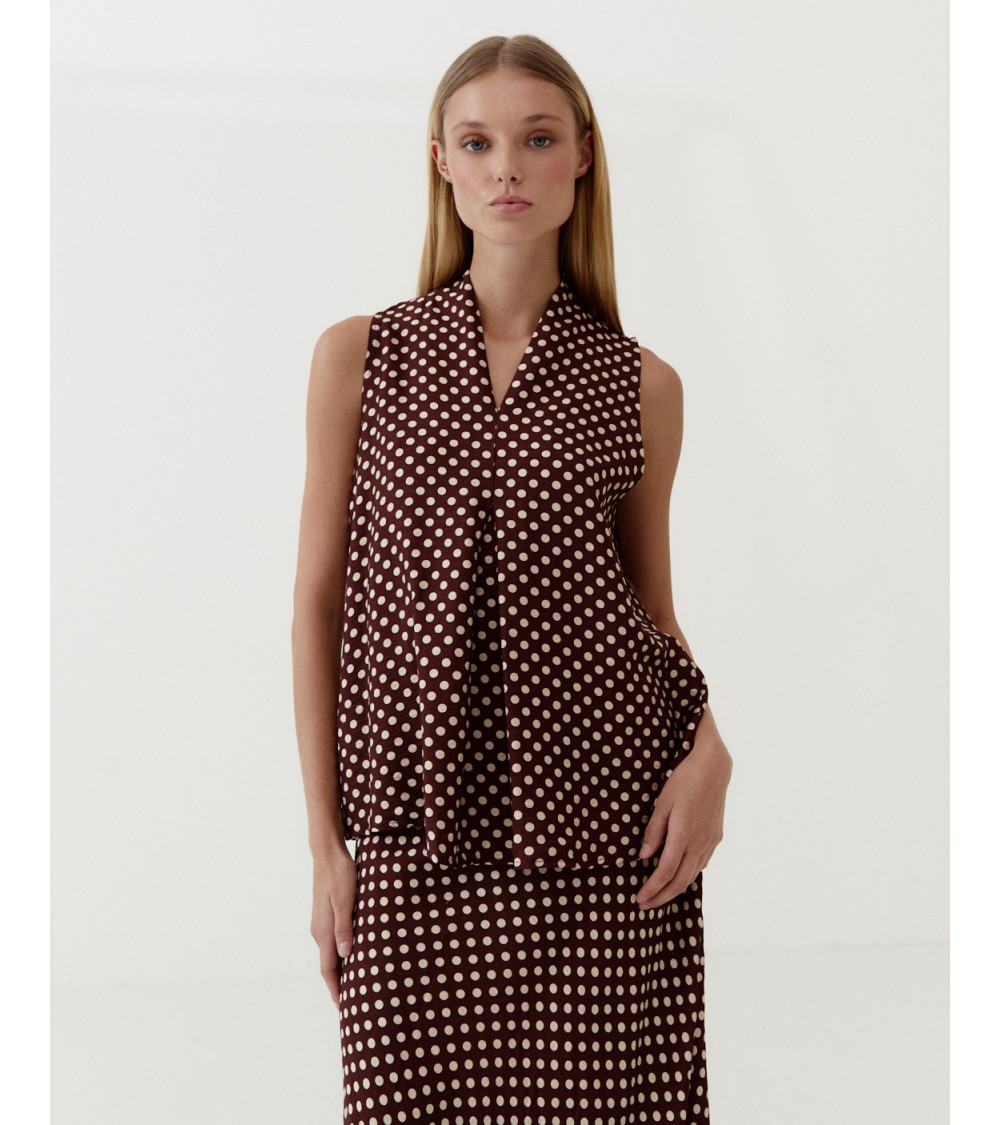BLUSA CUELLO V ESTAMPADO LUNARES | MULAYA