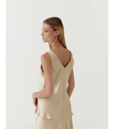 TOP CUELLO EN V SATINADO | MULAYA