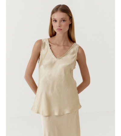 TOP CUELLO EN V SATINADO | MULAYA