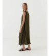 VESTIDO MIDI SIMÉTRICO CUELLO EN V | MULAYA