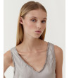 TOP CUELLO EN V SATINADO | MULAYA