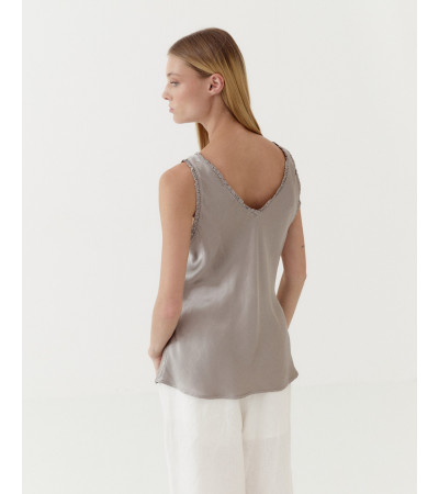 TOP CUELLO EN V SATINADO | MULAYA