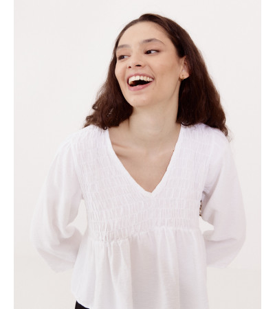 BLUSA DETALLE NIDO DE ABEJA | MULAYA