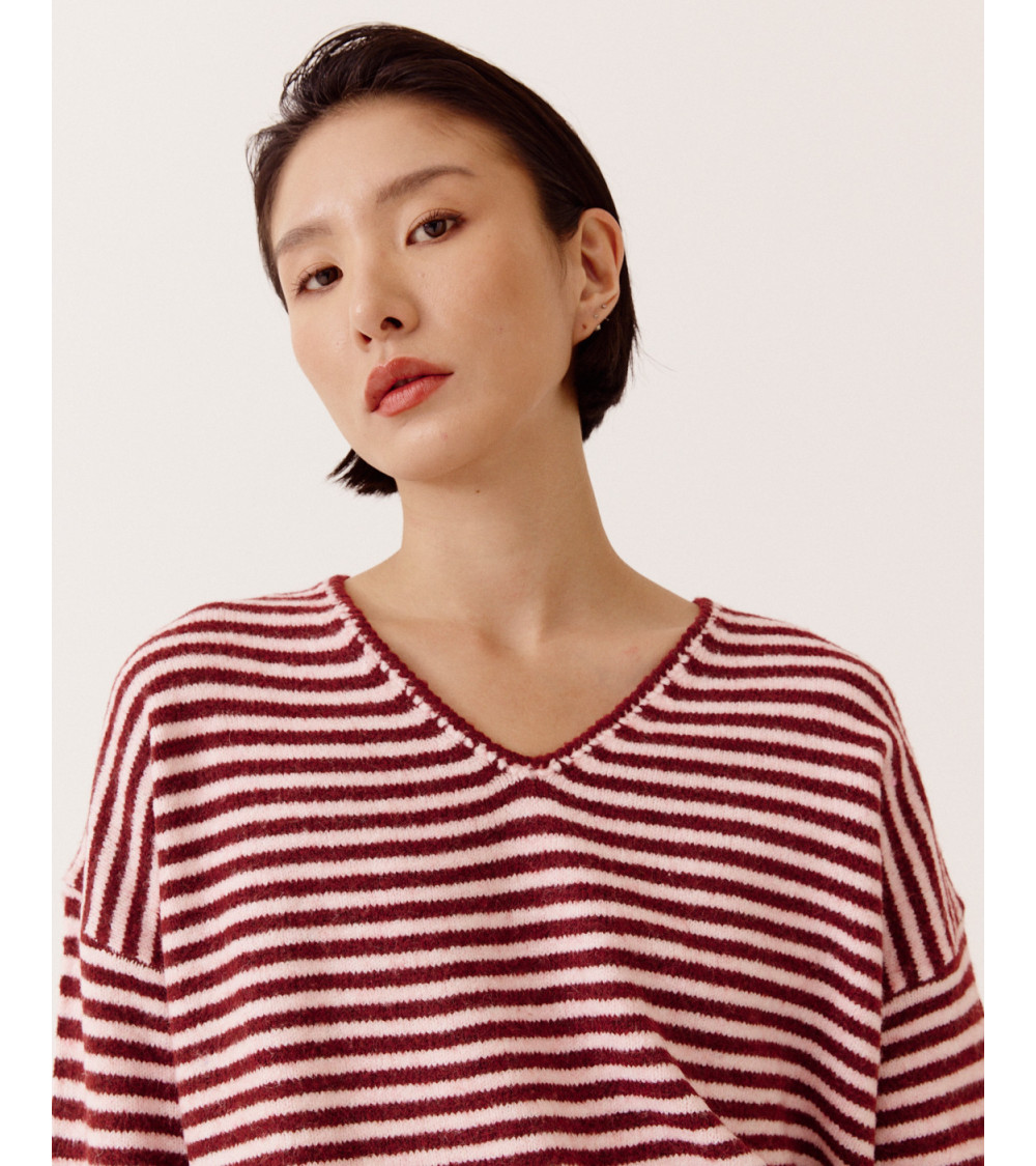 JERSEY DE RAYAS CON CUELLO DE PICO | MULAYA
