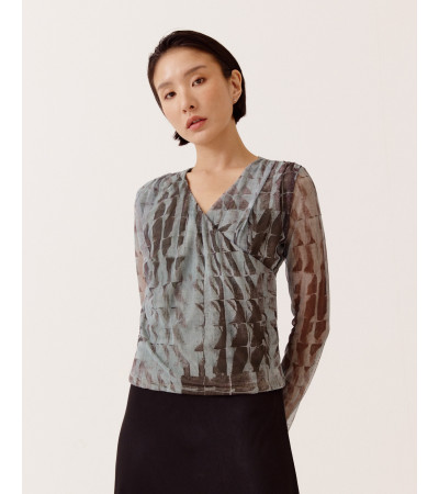 BLUSA TUL CUELLO V CRUZADA ESTAMPADA | MULAYA