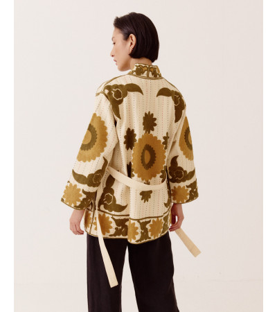 KIMONO CON APLIQUES BORDADOS | MULAYA
