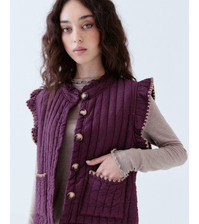 CHALECO ACOLCHADO VOLANTES DORADOS PARCHE | MULAYA