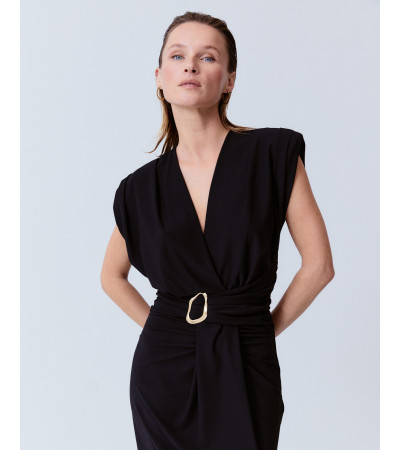 VESTIDO LARGO PICO HOMBRERAS APLIQUE DORADO | MULAYA