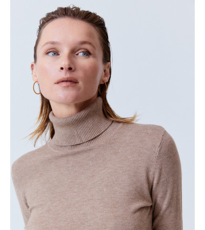 JERSEY CUELLO ALTO DE PUNTO AJUSTADO | MULAYA