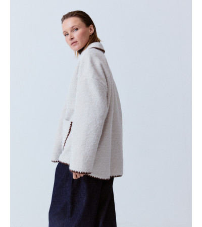 CHAQUETA CORTA SOLAPA DETALLE BOLSILLOS | MULAYA