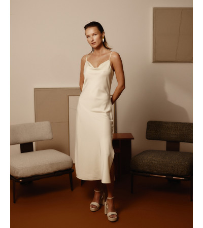 VESTIDO LARGO SATINADO ESCOTE CASCADA | MULAYA