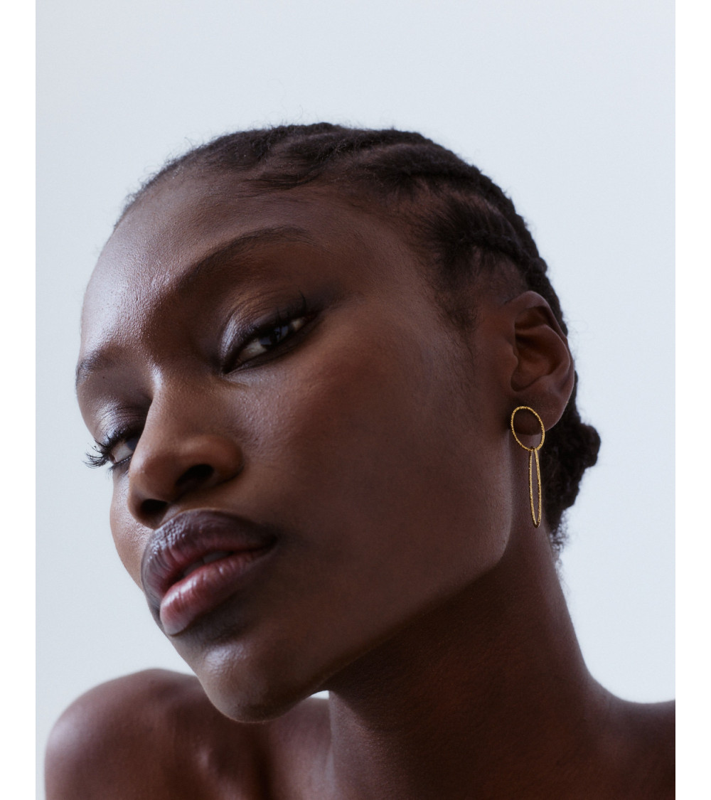 PENDIENTES LARGOS ÓVALO TEXTURIZADO ACERO | MULAYA