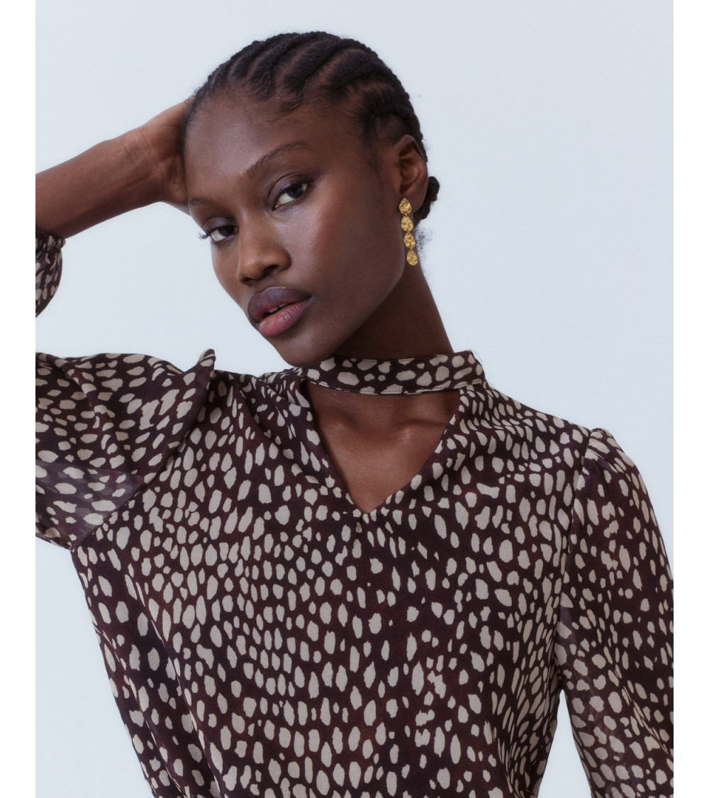 BLUSA CORTA ESTAMPADA CUELLO ALTO PICO | MULAYA