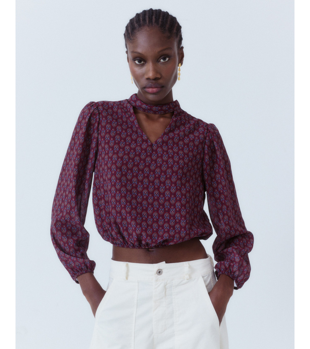 BLUSA CORTA ESTAMPADA CUELLO ALTO PICO | MULAYA