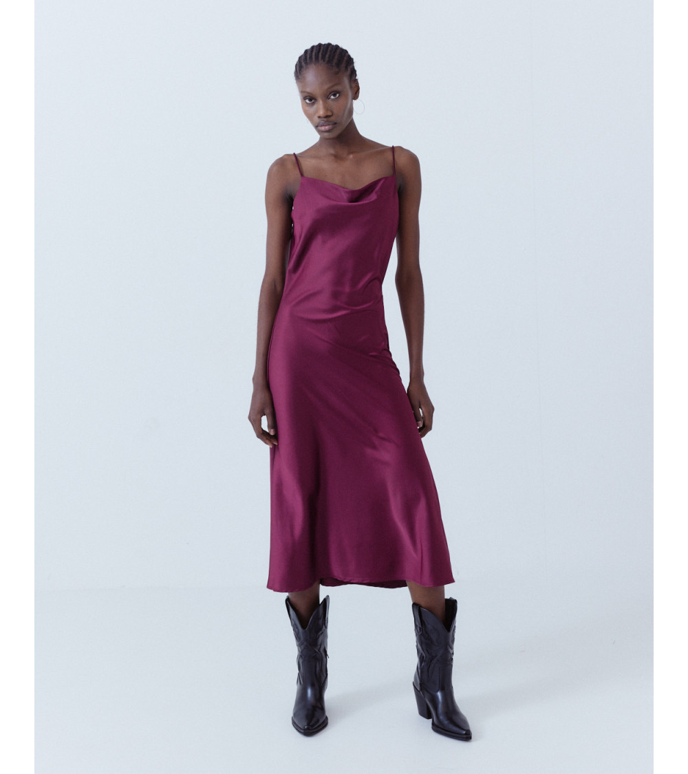 VESTIDO LARGO SATINADO ESCOTE CASCADA | MULAYA