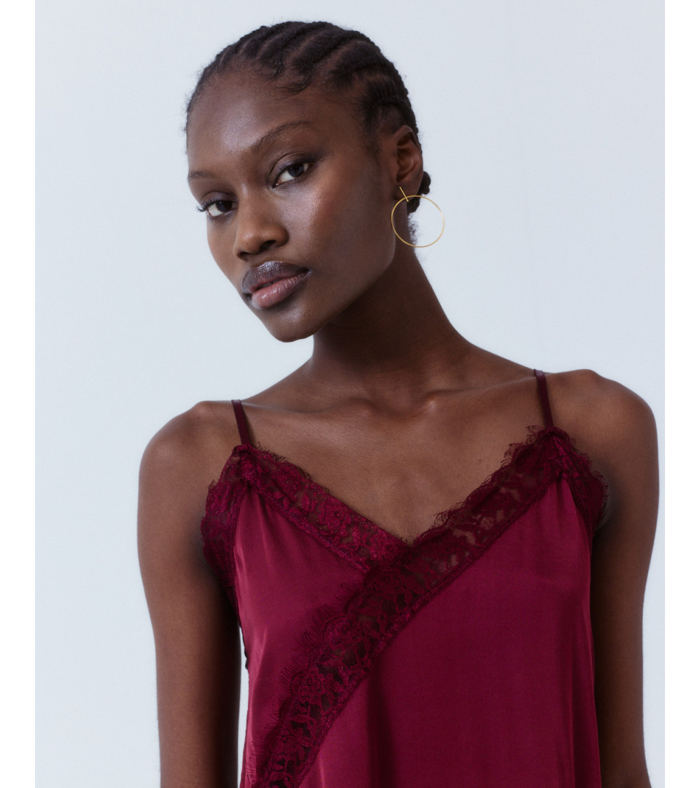 TOP LENCERO SATÍN ENCAJE CRUZADO AJUSTABLE | MULAYA