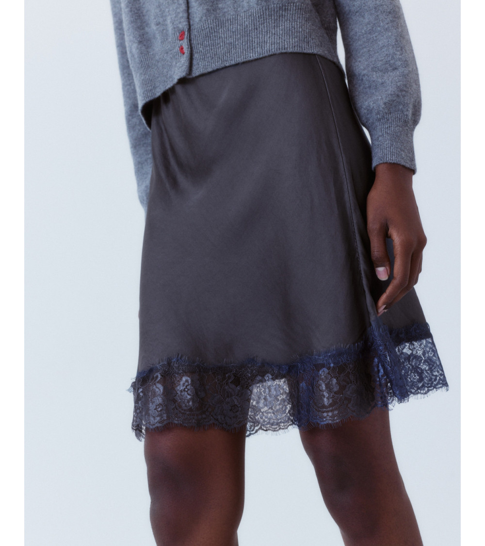 FALDA CORTA SATINADA ENCAJE CINTURA ELÁSTICA | MULAYA