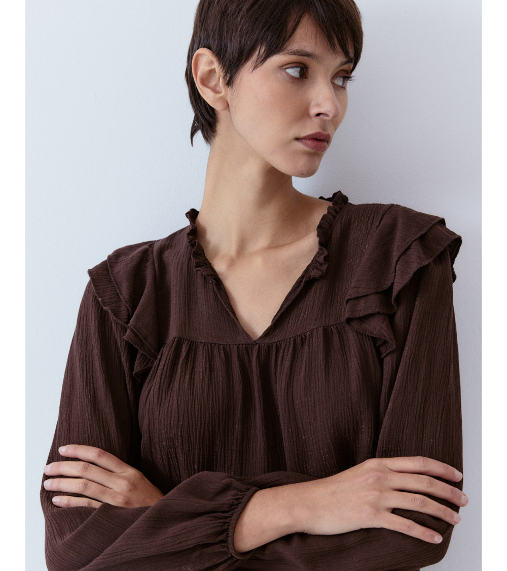 BLUSA VOLANTES BRILLOS VISCOSA ESCOTE V | MULAYA