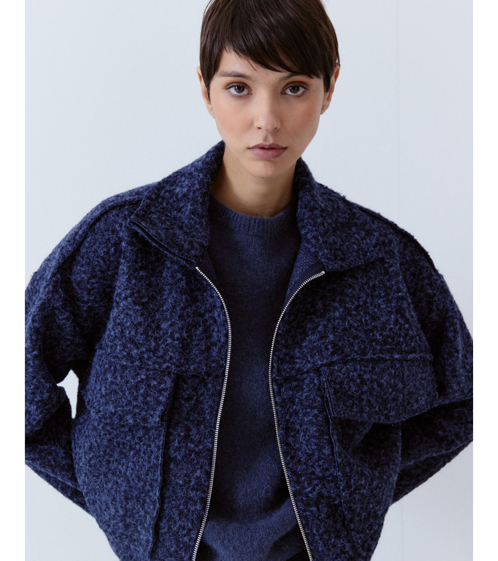 CHAQUETA CORTA TEXTURIZADA BOLSILLOS GRUESOS | MULAYA