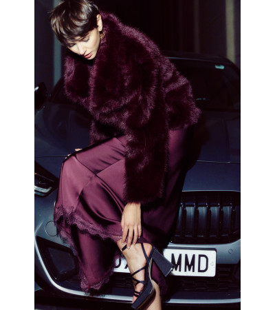 FALDA MIDI SATÉN ENCAJE CON ABERTURA | MULAYA