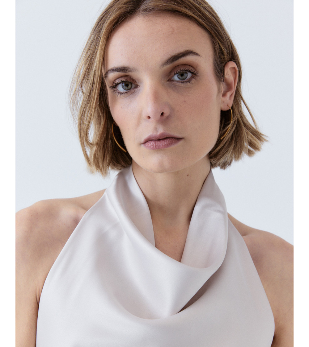 TOP HALTER SATINADO ESPALDA DESCUBIERTA | MULAYA