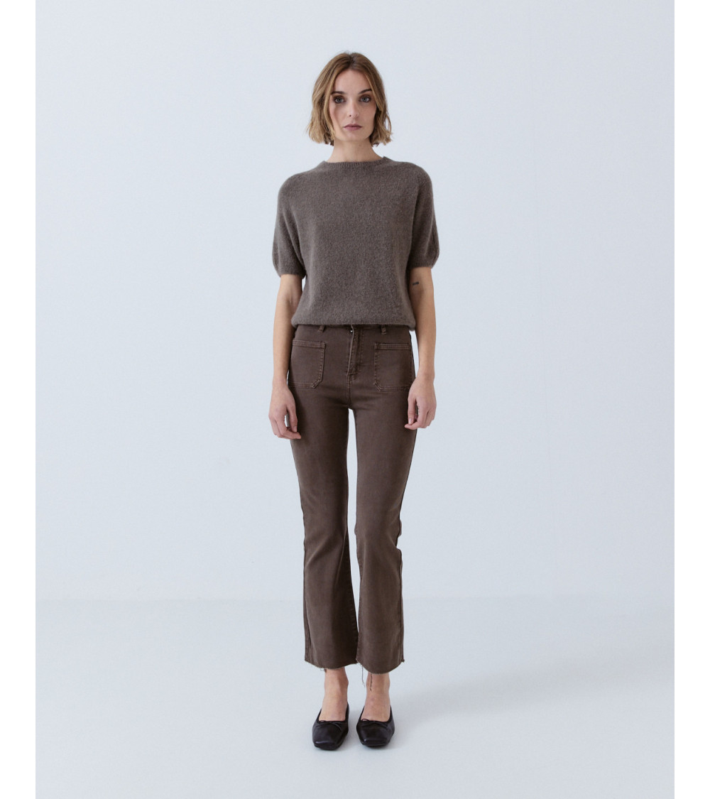 JEANS BOOTCUT AJUSTADOS CON BOLSILLOS | MULAYA