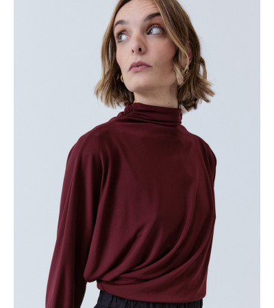 TOP CROP PLISADO CUELLO PERKIN | MULAYA