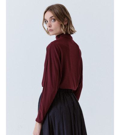 TOP CROP PLISADO CUELLO PERKIN | MULAYA