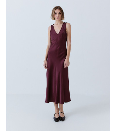 VESTIDO LARGO SATINADO CUELLO V | MULAYA