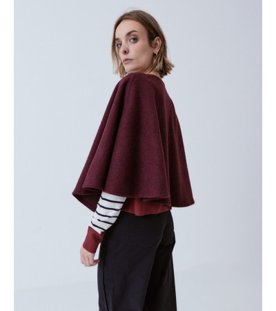 CAPA FLUIDA CON CIERRE DE BOTÓN | MULAYA