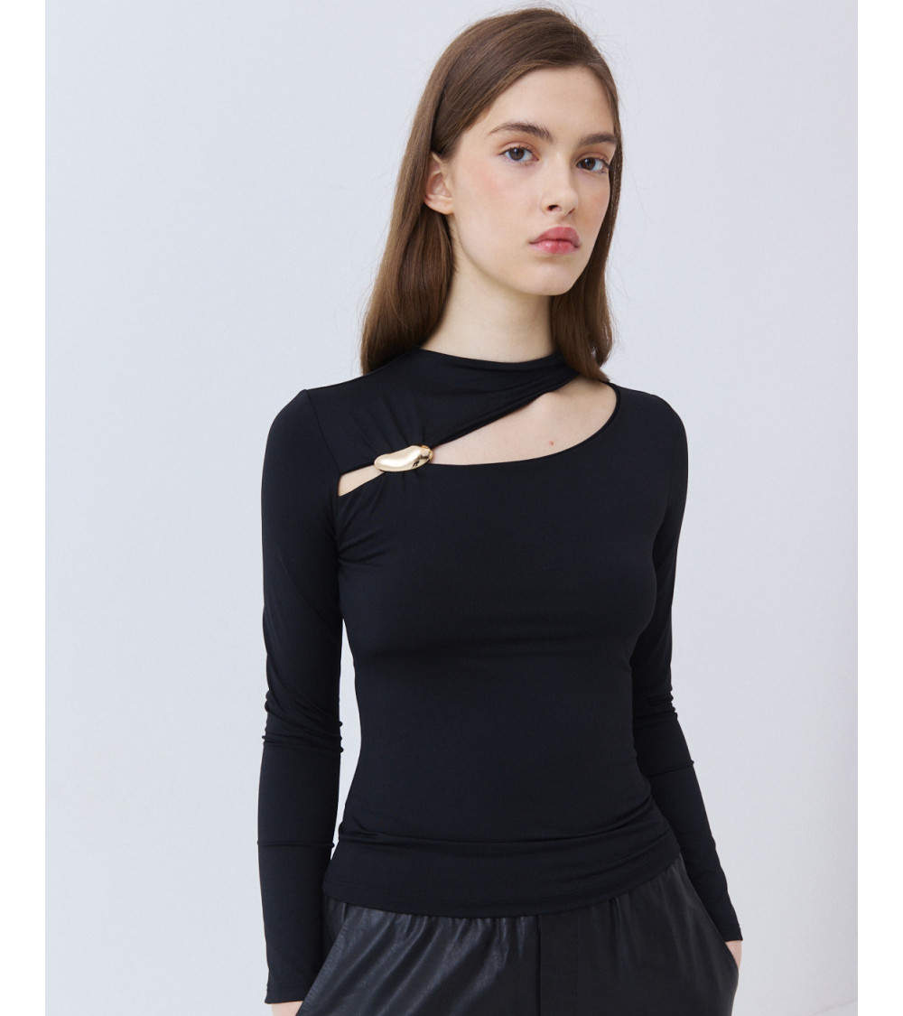 TOP AJUSTADO ESCOTE BROCHE | MULAYA