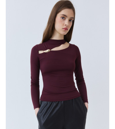 TOP AJUSTADO ESCOTE BROCHE | MULAYA