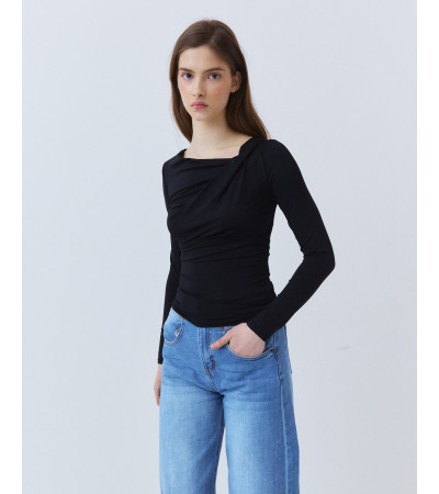 TOP AJUSTADO PLIEGUES FRONTALES | MULAYA