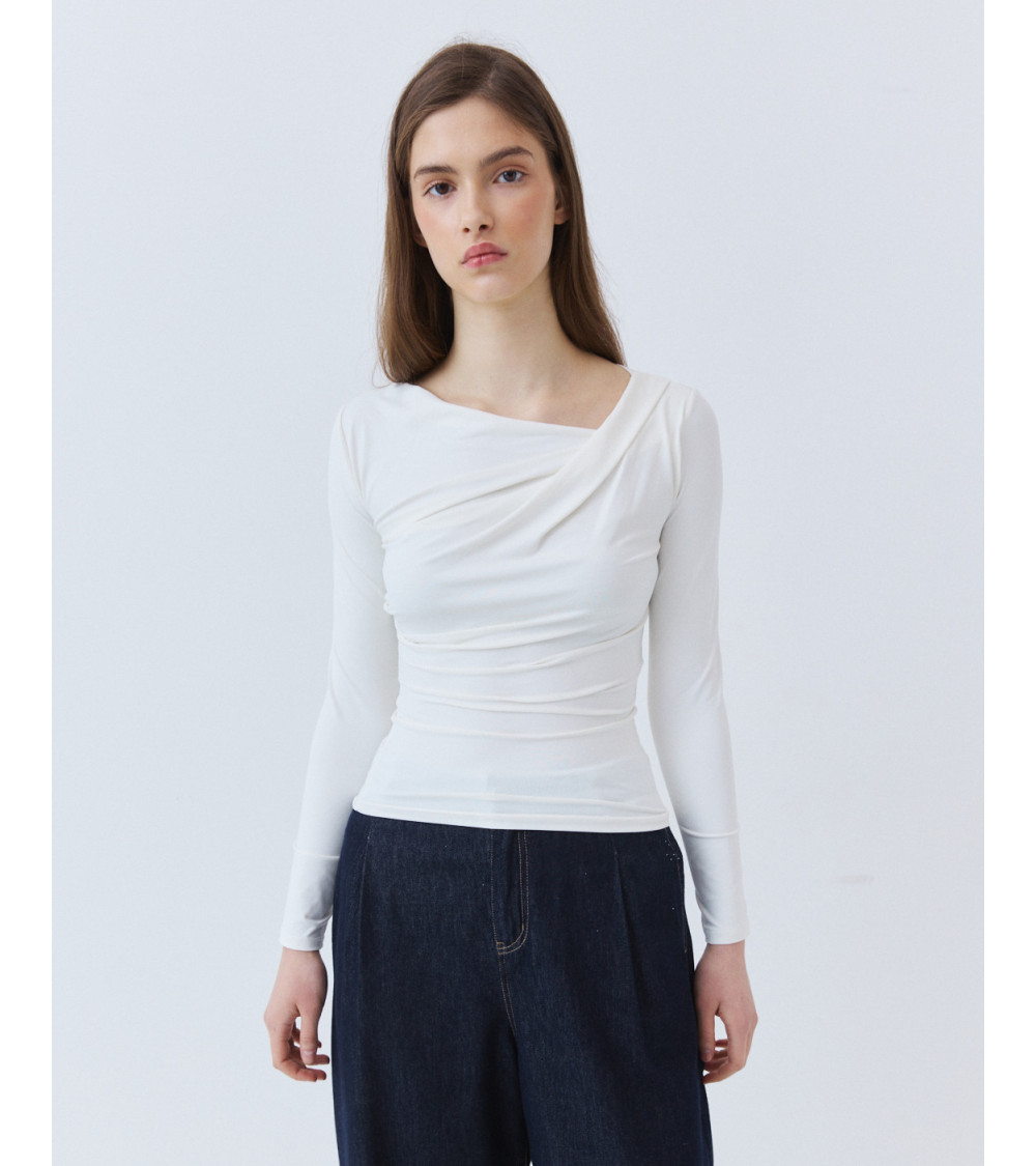 TOP AJUSTADO PLIEGUES FRONTALES | MULAYA