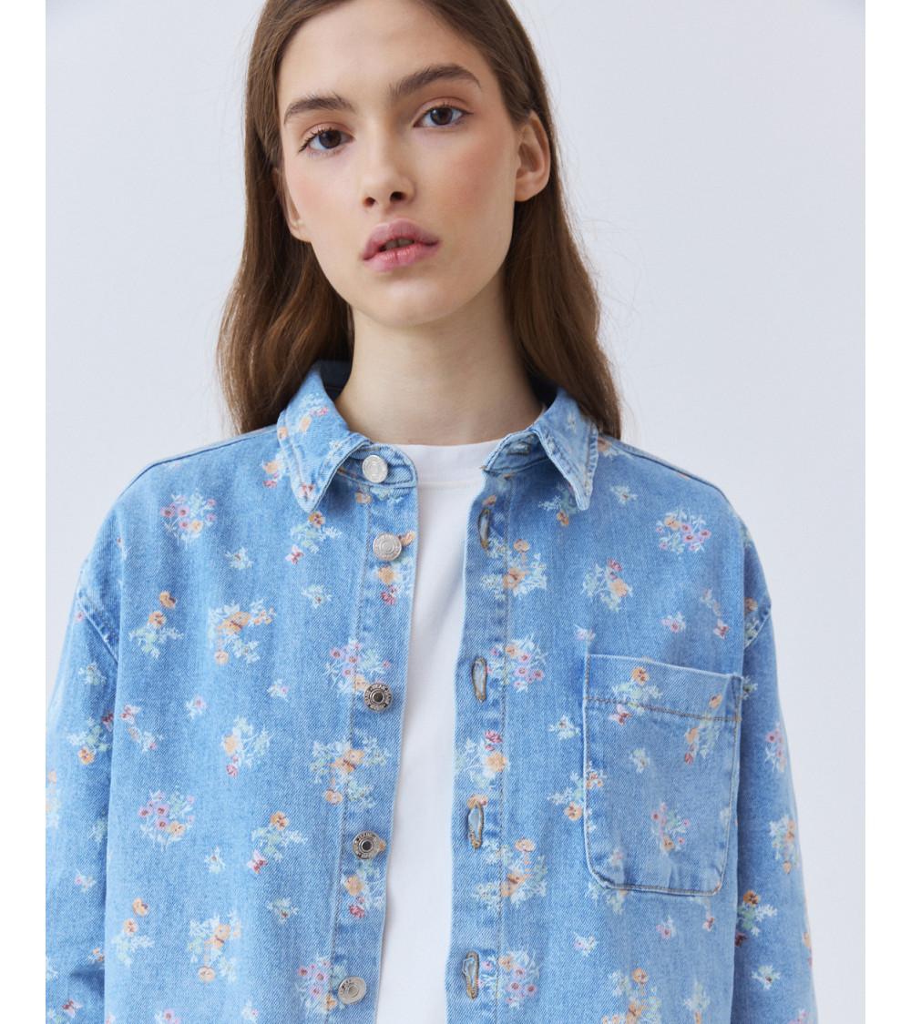 Cazadora Denim Crop con Estampado de Flores | MULAYA