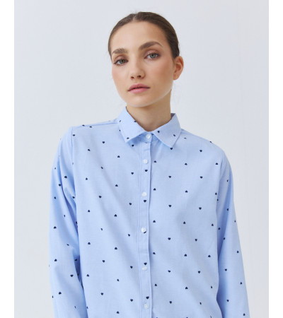 CAMISA CON CORAZONES BORDADOS Y CUELLO SOLAPA | MULAYA