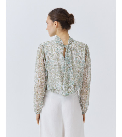 BLUSA CROP ESTAMPADA CON CUELLO ALTO | MULAYA