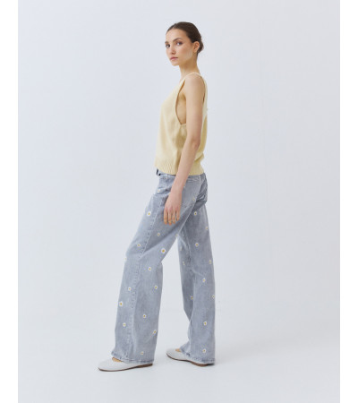 JEANS WIDE LEG CON MARGARITAS BORDADAS | MULAYA
