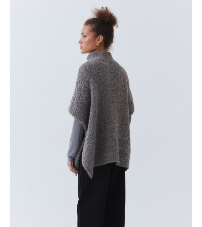 PONCHO DE PUNTO CON CUELLO ALTO Y BOTONES | MULAYA