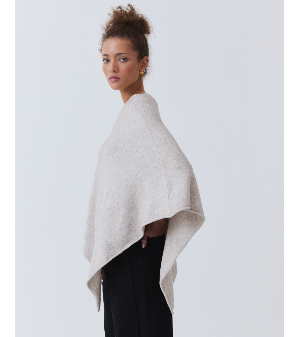 CAPA DE PUNTO GRUESO CON CUELLO BARCO | MULAYA