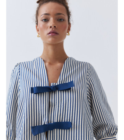 BLUSA DE RAYAS CON CIERRE DE LAZOS | MULAYA