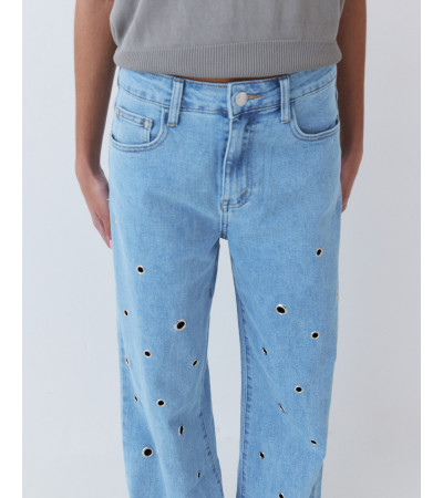 JEANS DE SILUETA RECTA CON DETALLE DE OJALES | MULAYA