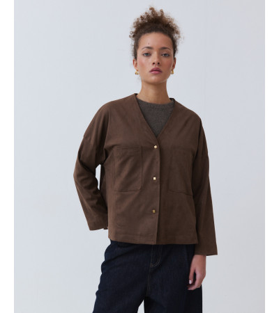 CHAQUETA EFECTO ANTE CON BOLSILLOS PARCHE | MULAYA