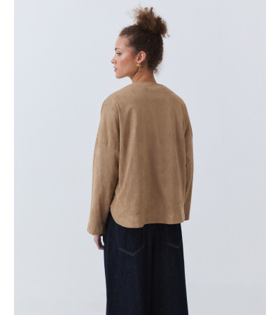 CHAQUETA EFECTO ANTE CON BOLSILLOS PARCHE | MULAYA