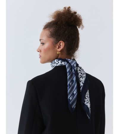 Pañuelo Estampado Geométrico Cuadrado | MULAYA