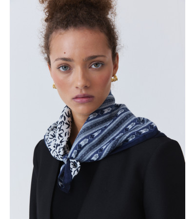 Pañuelo Estampado Geométrico Cuadrado | MULAYA